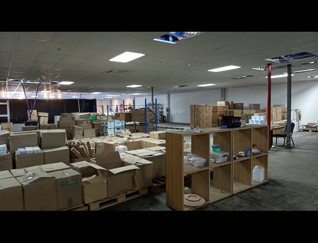 1,700M² WAREHOUSE TO LET IN MAITLAND